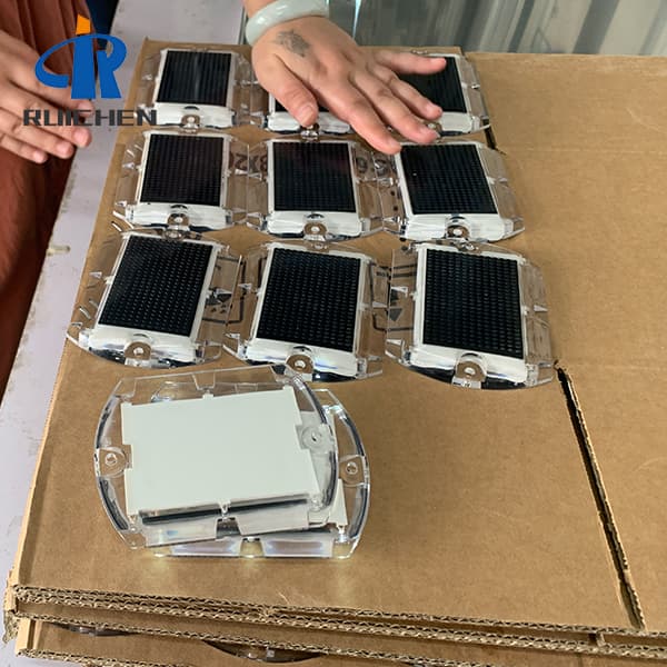 White Solar Powered Stud Light For Farm In Philippines